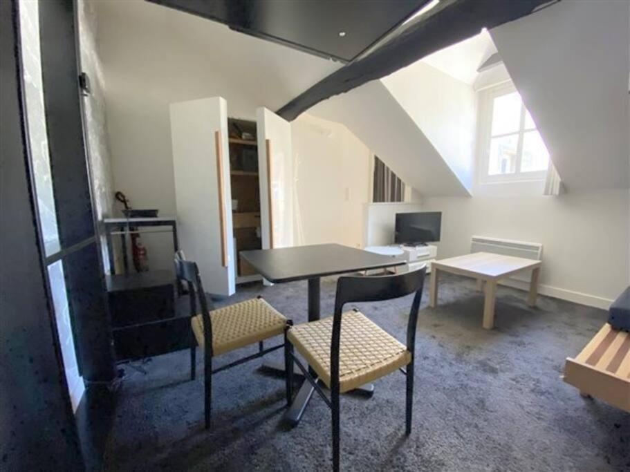 Superbe Studio Avec Terrasse - Cathedrale Nantes Bagian luar foto